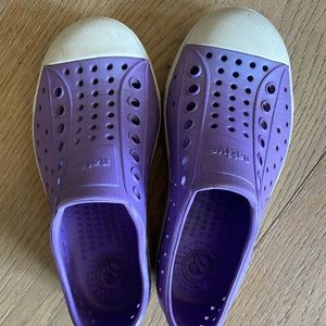 Sparkly purple native shoes size 10 toddler girls